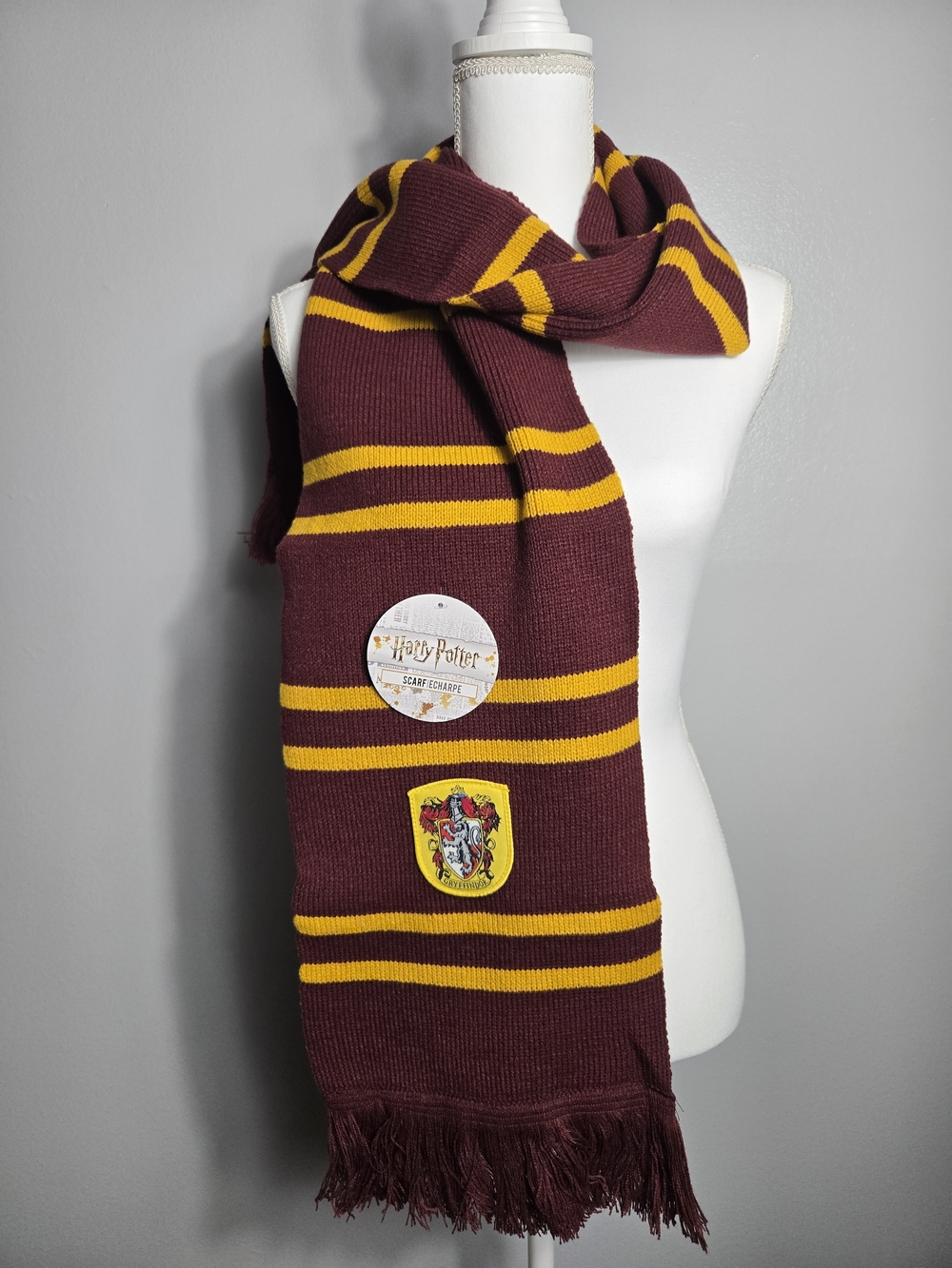 NWT Harry Potter Gryffindor Maroon Gold Stripe Knit Scarf Crest Fringe OS Winter